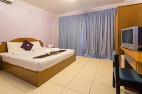 Room in Guest room - Guesthouse Belvedere - Only minutes from Patong Beach, delightful room for 2
